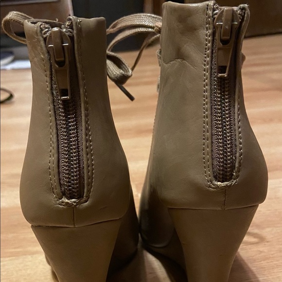 Women’s Ankle booties - Picture 2 of 3